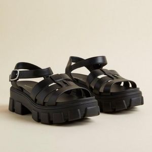 Lug Fisherman Block Heel Sandal 7W